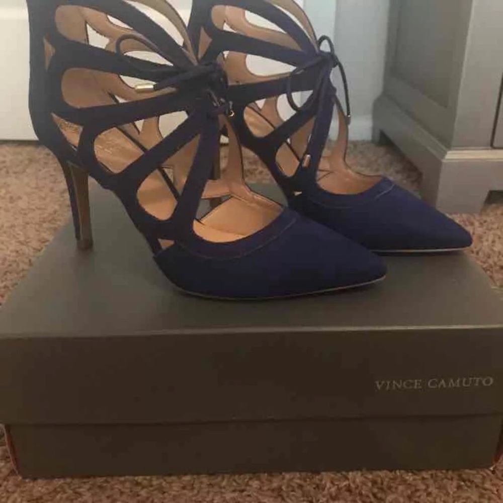Vince Camuto Blue Heels 7 NEW